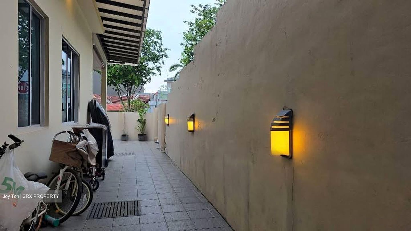 Sembawang Hills Estate (D20), Terrace #602482631